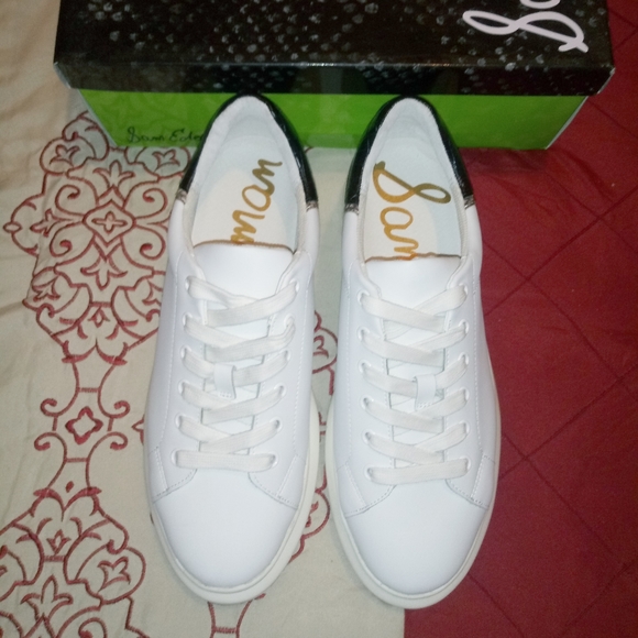 Sam Edelman Moxie Sneakers - Picture 2 of 8